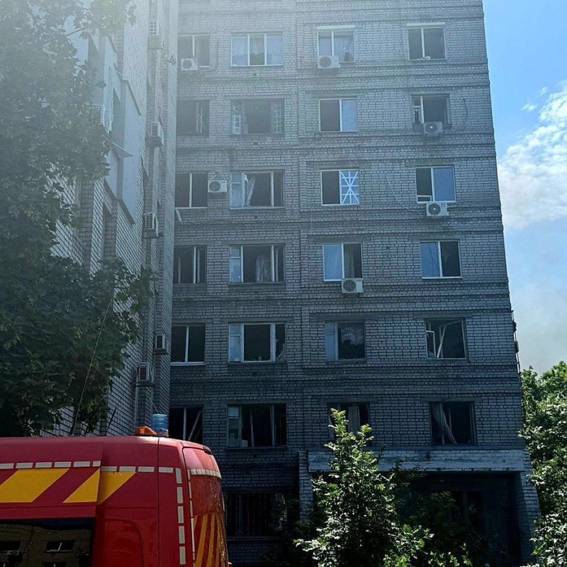 Ракетний удар по Дніпру: загиблі та руйнування