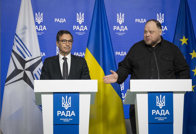Стефанчук обговорив підтримку України з НАТО в Києві