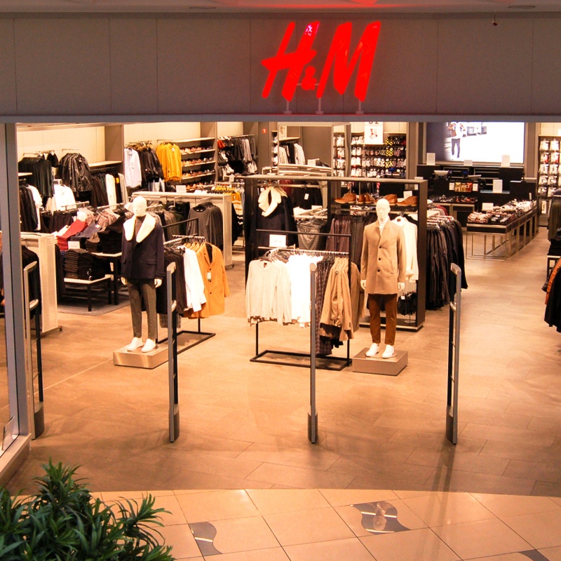 H&M планує підвищення цін через тиск мит у США