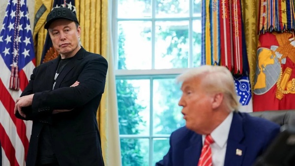 Суд зупинив масові звільнення федеральних працівників Трампа