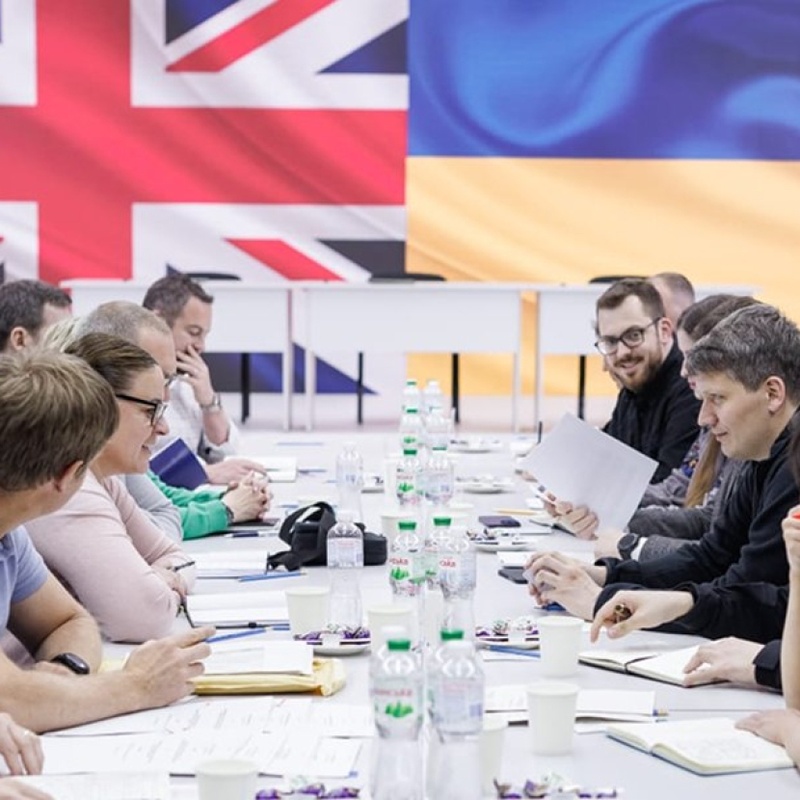 Велика Британія виділить $3 млрд Україні з російських активів