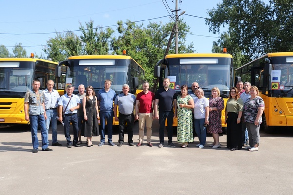 Нові шкільні автобуси для Чернігівщини: підтримка ЄС