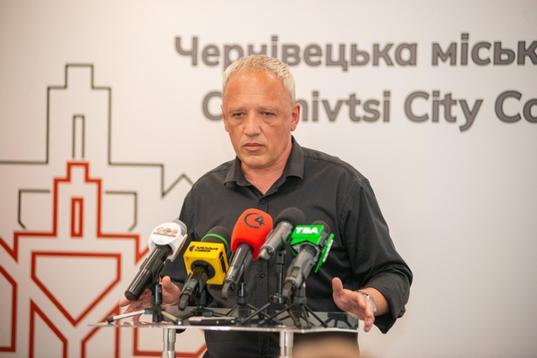 Чернівці підтримують ЗСУ та укріплюють міжнародні зв'язки