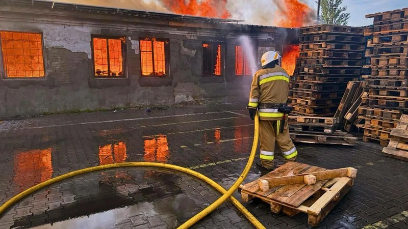 Київ знову під атакою: російські дрони завдали удару