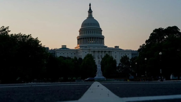 Сенат США голосує за масштабний бюджетний план Трампа