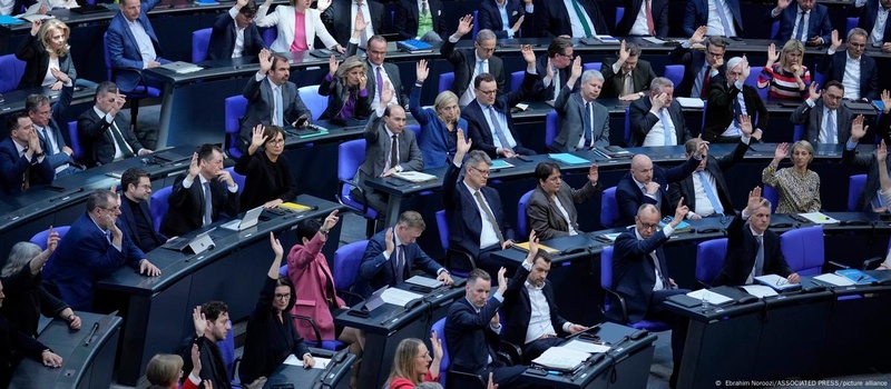 Бундестаг схвалив багатомільярдний фінансовий пакет для Німеччини