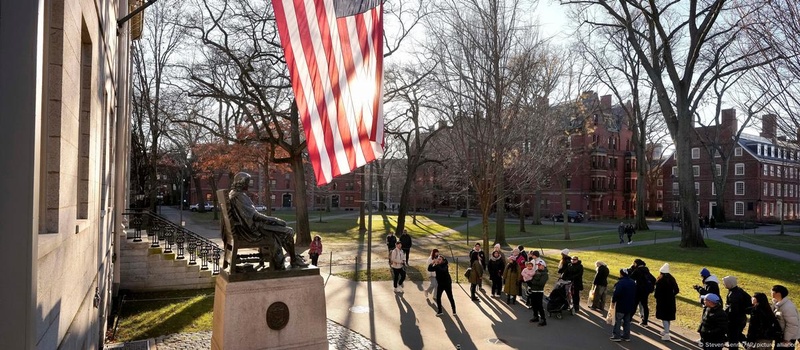 США вимагають від студентів розкриття профілів у соцмережах