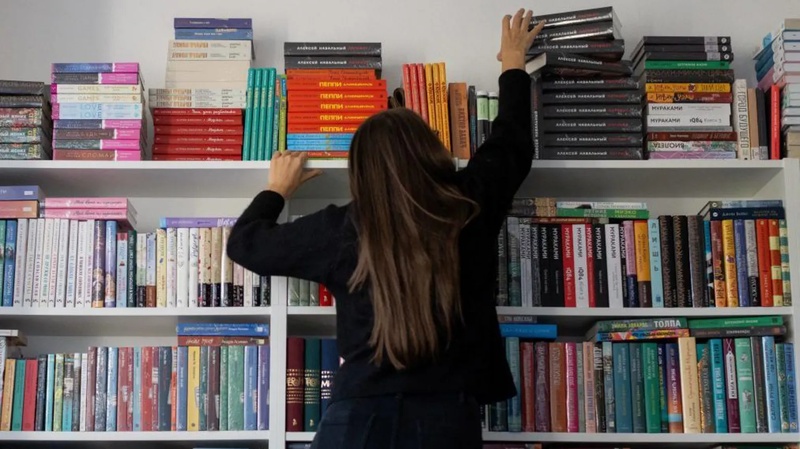 Цензура в росії: заборона книг Євгенідеса та Коллінз