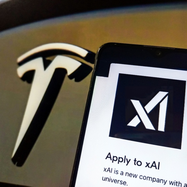 Маск відкинув злиття Tesla з xAI, але не виключив інвестицій
