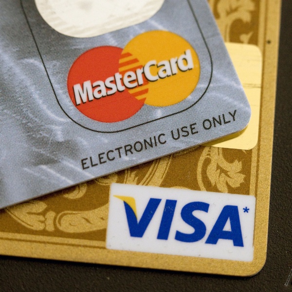 Єврокомісія розпочала розслідування проти Visa і Mastercard