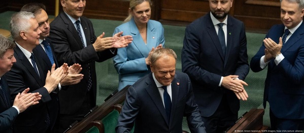 Дональд Туск отримав вотум довіри, але криза триває