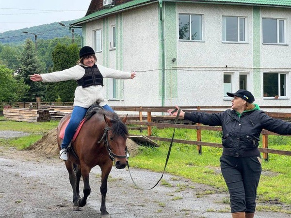 Ветерани з Київщини відвідали кінний центр «Гуцулик»