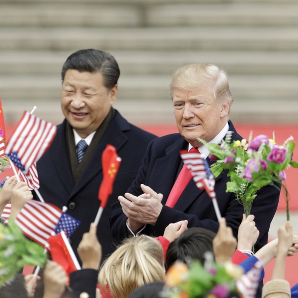 Трамп зупинив обмеження на експорт технологій до Китаю