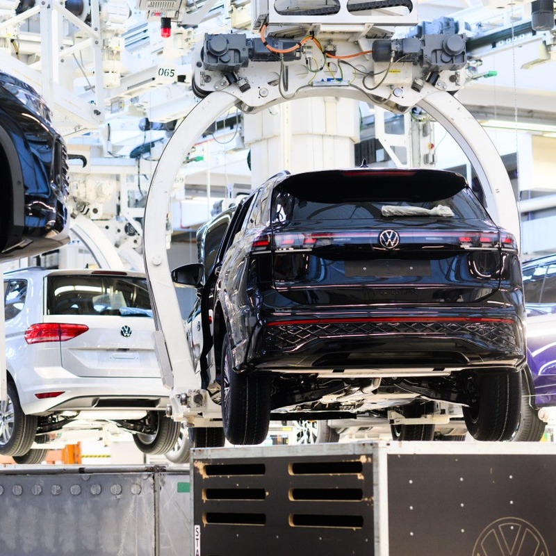 Прибутки Volkswagen впали на 40% через зростання витрат