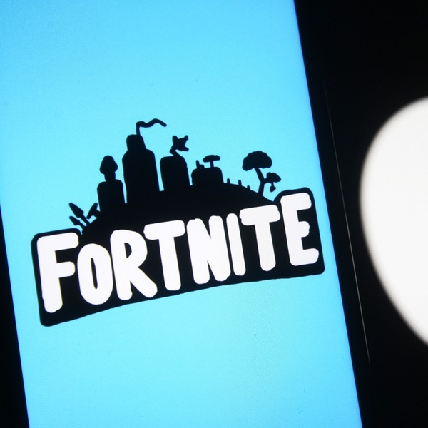 Fortnite повертається в App Store: перемога Epic Games над Apple