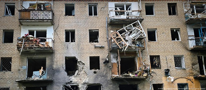 Обстріл Херсона: загинуло подружжя, пошкоджено будинки