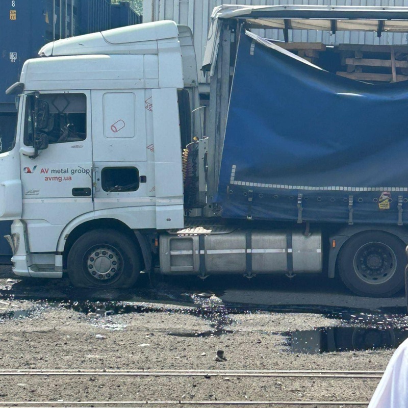 росія завдала ракетного удару по Одеському порту: загиблі та поранені