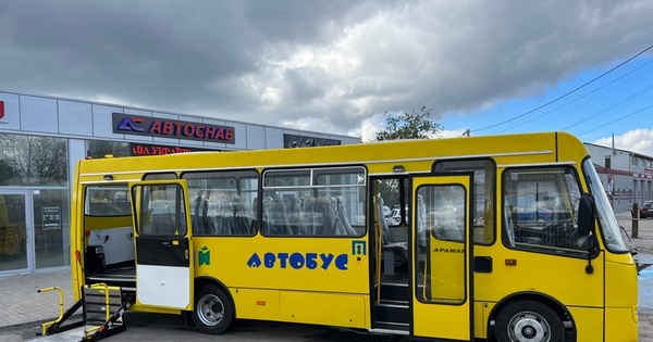 Закупівля шкільних автобусів: УкрАвто Житомир виграло тендер