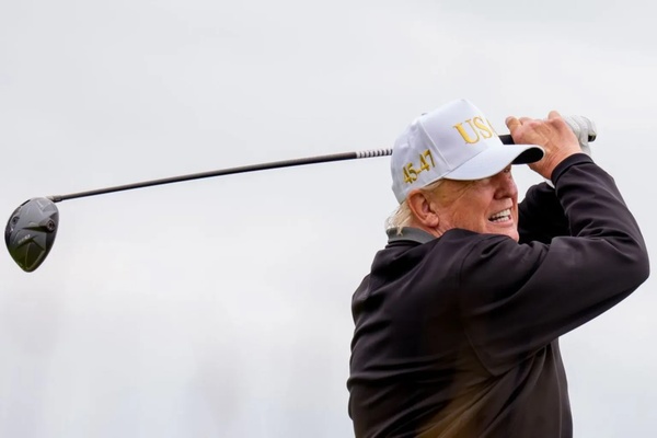Трамп у Шотландії: угода з ЄС та гольф на першому плані