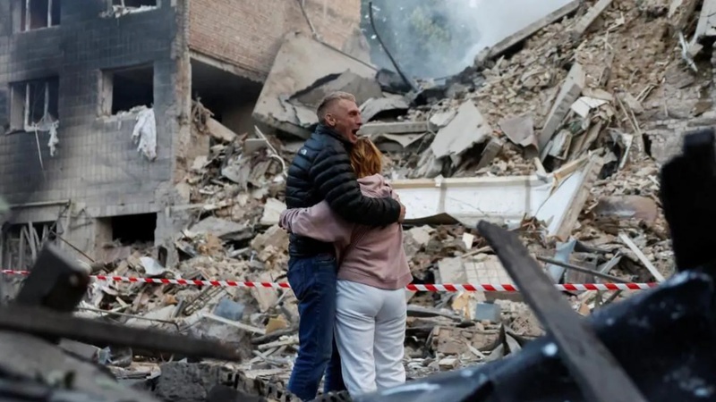 Київ під обстрілом: 14 загиблих у нічних атаках росії