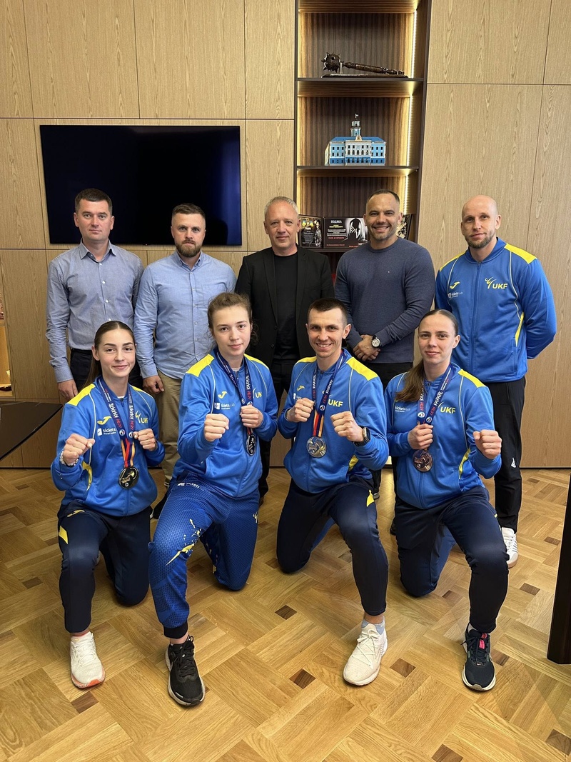 Роман Клічук привітав медалістів з Запоріжжя в Чернівцях