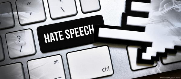 Німеччина проводить обшуки для боротьби з ненавистю в інтернеті