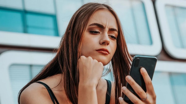 TikTok блокує хештег "skinnytok" через проблеми з харчуванням