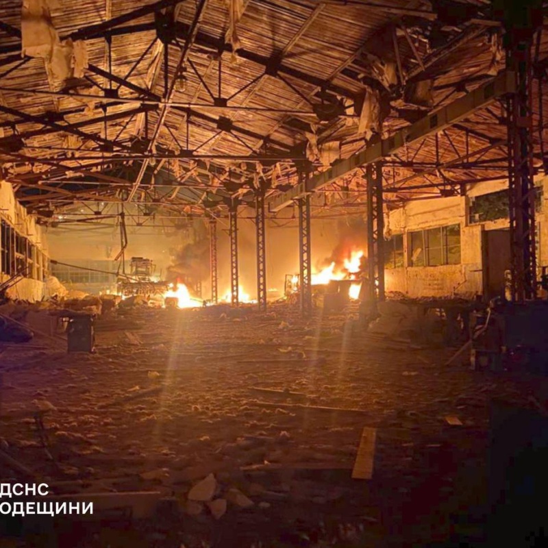 росія атакувала Одещину: зруйновані склади та техніка