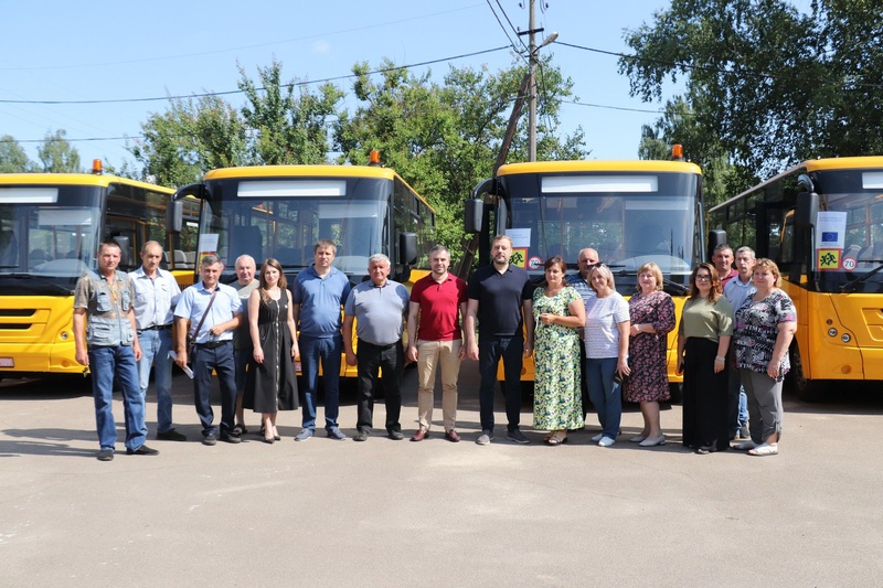 Нові шкільні автобуси для Чернігівщини: підтримка ЄС
