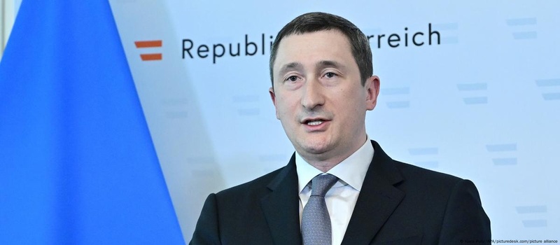 Віцепрем'єр Чернишов: родина виїхала за кордон під час відрядження