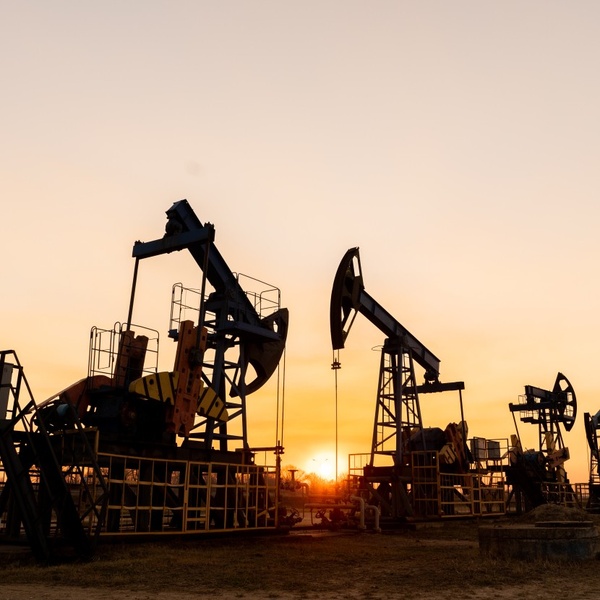 ОПЕК+ збільшує видобуток нафти: нові рішення та наслідки