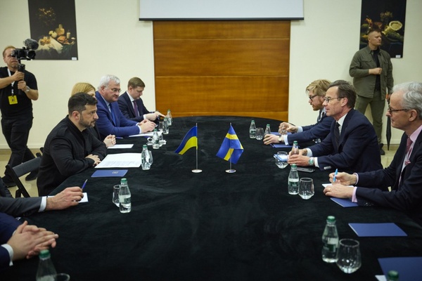 Зеленський обговорив мирні переговори з прем'єром Швеції