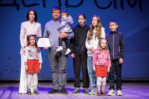 Допомога родинам-вихователям: 50 тисяч гривень для 22 сімей