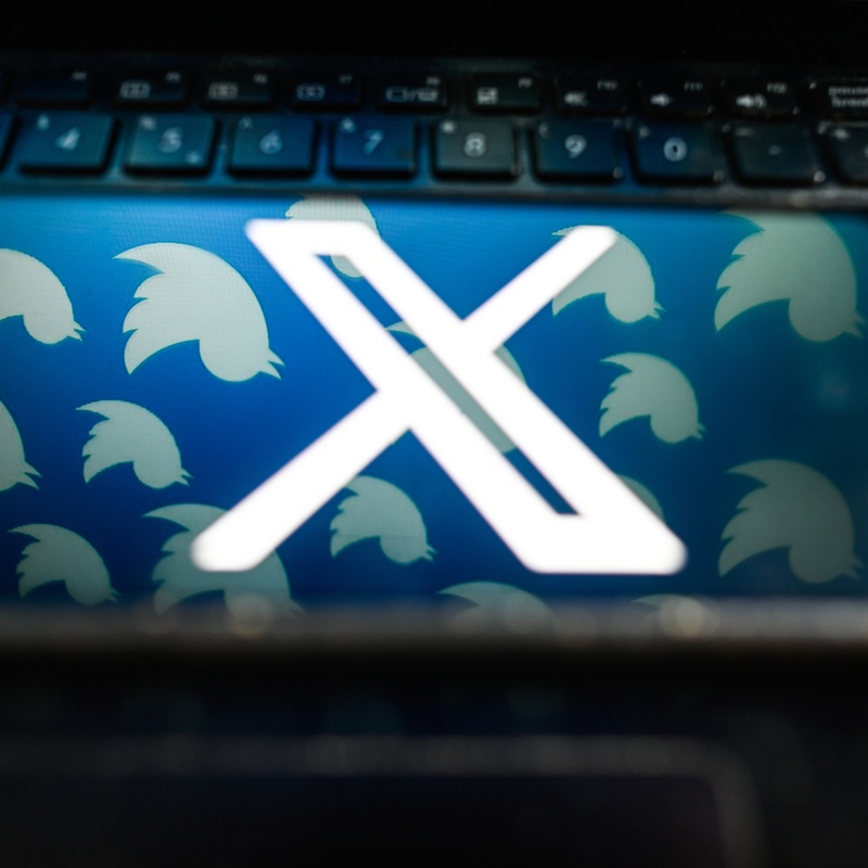 Ілон Маск анонсує фінансові послуги на платформі X