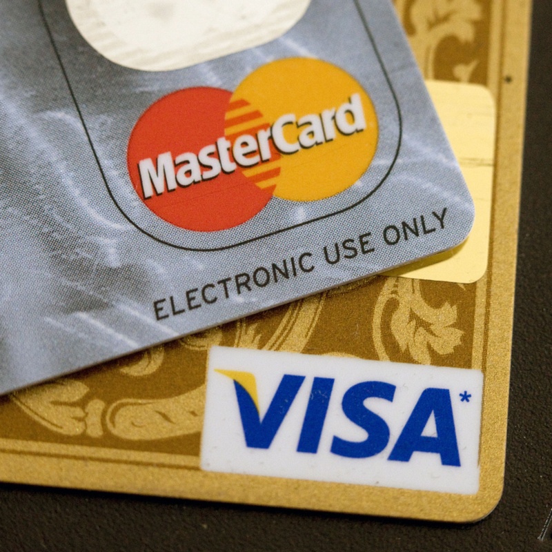 Єврокомісія розпочала розслідування проти Visa і Mastercard