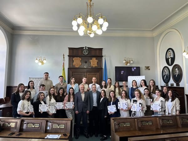 Стажери в Чернівцях: як молодь долучається до міського управління