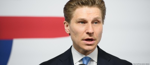 росія супроводжує танкери в Балтійському морі військовими літаками