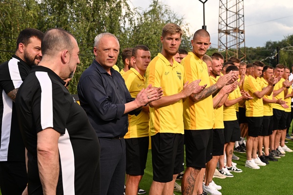 Ремонт стадіону та підтримка ФК «Буковина» у Чернівцях
