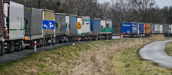 Польські перевізники блокують кордон з Україною: причини протесту