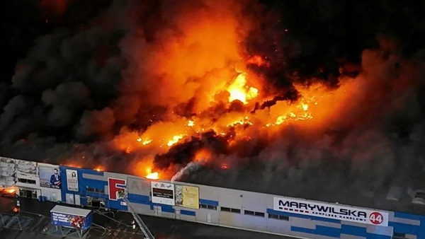 Польща звинувачує росію в підпалі торгового центру у Варшаві