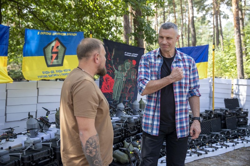 Київ передав 800 FPV-дронів для 5-ї штурмової бригади