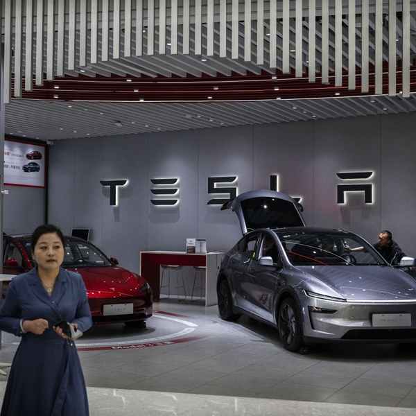 Tesla втрачає позиції в Китаї через конкуренцію та регуляції