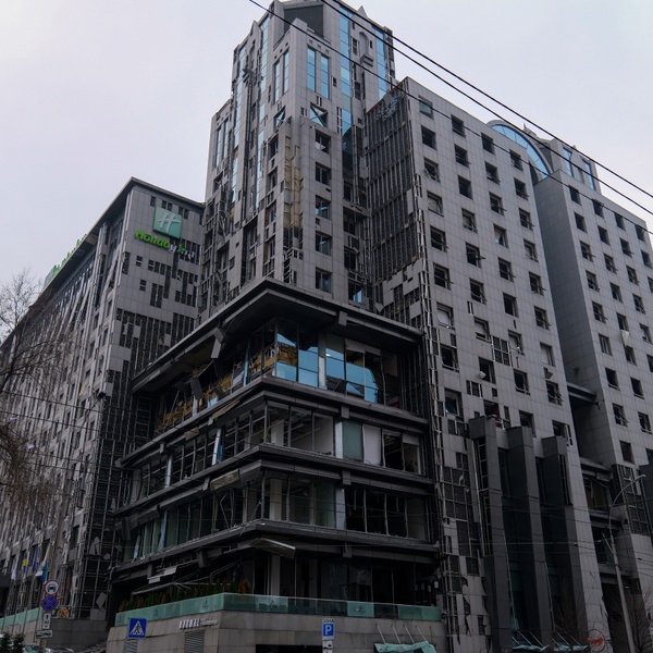 Відновлення роботи готелю Holiday Inn Kyiv після обстрілу