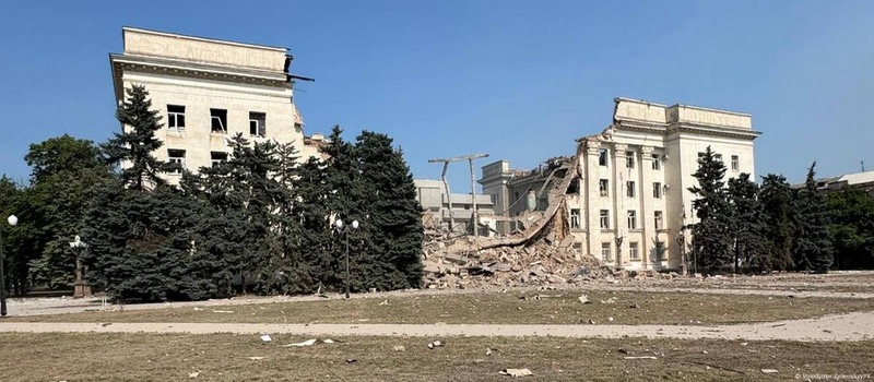 Авіаудари росії по Херсону: нові руйнування та жертви