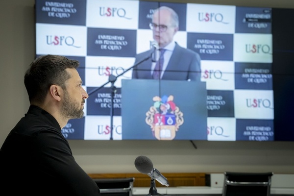 Зеленський обговорив підтримку України зі студентами Еквадору
