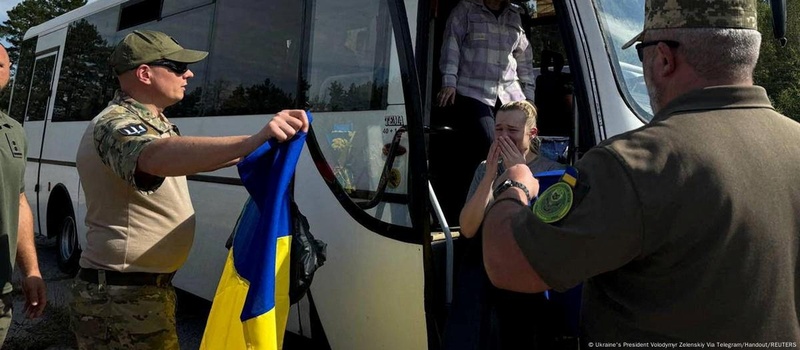 Обмін полоненими: Україна повернула 390 осіб з росії