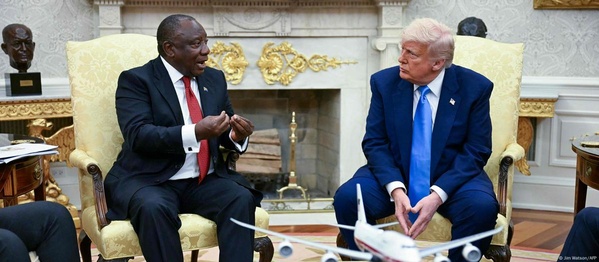 Трамп представив фейкові докази вбивств білих фермерів у ПАР
