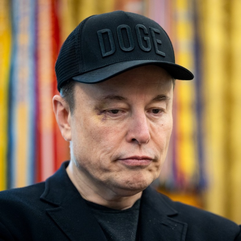 Акції Tesla впали на 7% через політичні амбіції Маска