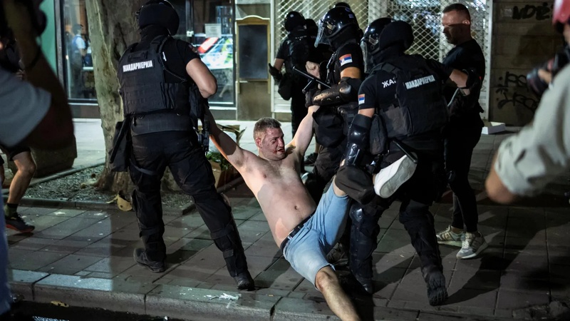 Протести в Сербії: 140 тисяч людей вимагають виборів