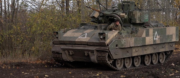 США схвалили продаж Україні ЗРК Hawk та БМП Bradley